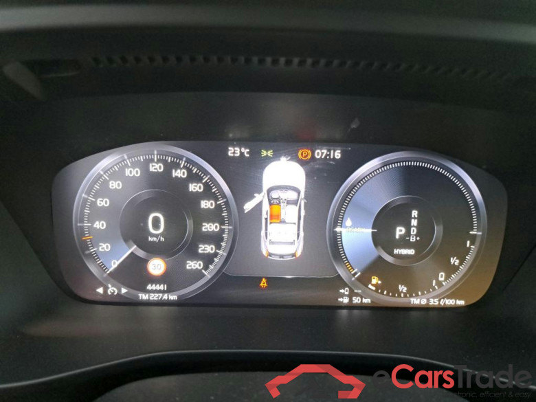 VOLVO XC40 / 2021 / 5P / todoterreno 1.5 T4 Recharge PHEV Core Auto #4