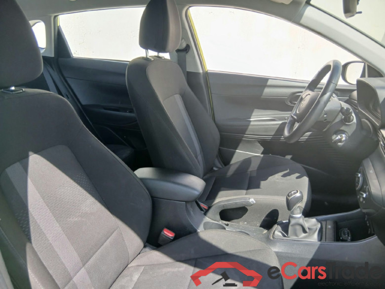 HYUNDAI i20 / 2023 / 5P / berlina con portón 1.0 TGDI 74kW (100CV) Klass #6
