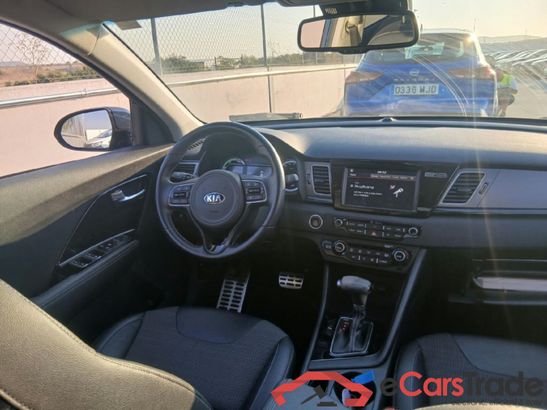 KIA Niro / 2016 / 5P / crossover 1.6 GDi Híbrido 104kW (141CV) Emotion #3