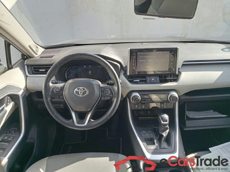 TOYOTA Rav4 / 2018 / 5P / todoterreno 2.5l 220H Luxury #3