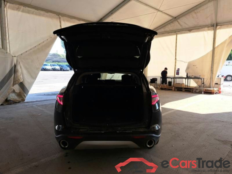 ALFA ROMEO STELVIO / 2017 / 5P / SUV 2.2 TURBO DIESEL 190CV BUSINESS AT8 Q4 #5