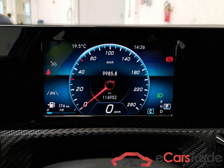MERCEDES-BENZ CLASSE A / 2018 / 5P / BERLINA A 180 D AUTOMATIC BUSINESS EXTRA #4