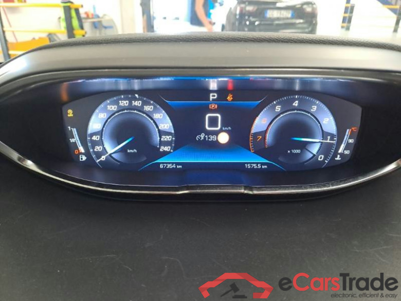 PEUGEOT 3008 / 2016 / 5P / SUV PURETECH TURBO 130 EAT8 SeS ACTIVE #4