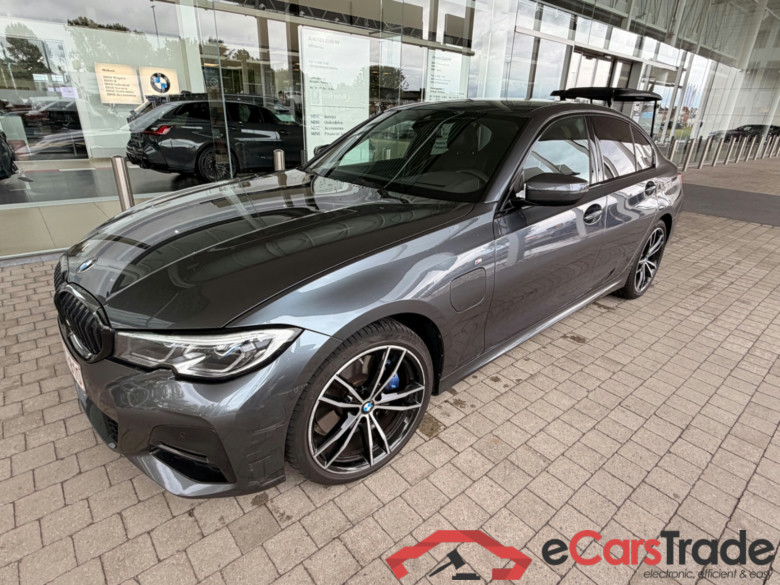 BMW 330e Plug-In Hybrid M-Sport Aut. Laser Head-Up Ambient Hi-Fi LC-Pro ACC Navi 1/2 Sport-Leather-Alcantara KeylessGo Camera Klima PDC ... #1
