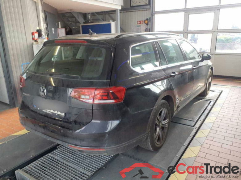 Volkswagen Passat Variant  #4