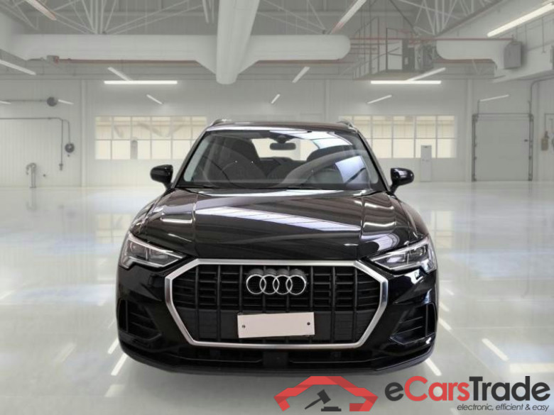 AUDI Q3 / 2018 / 5P / SUV 45 TFSI E S TRONIC BUSINESS #6