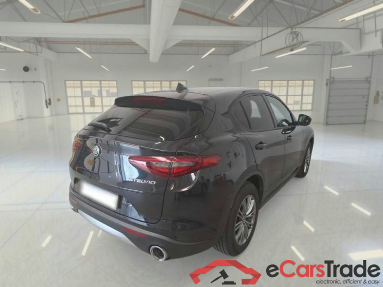 ALFA ROMEO STELVIO / 2017 / 5P / SUV 2.2 TURBO DIESEL 190CV BUSINESS AT8 Q4 #2