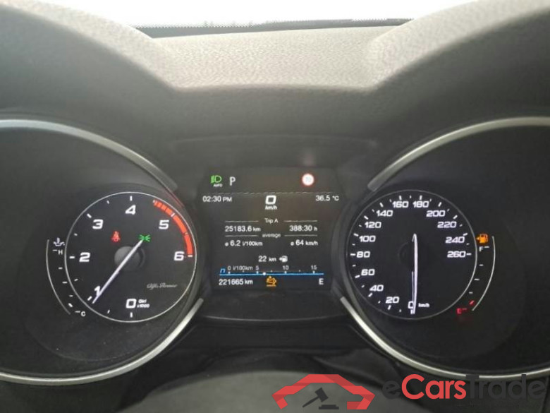 ALFA ROMEO STELVIO / 2017 / 5P / SUV 2.2 TURBO DIESEL 190CV BUSINESS AT8 Q4 #4