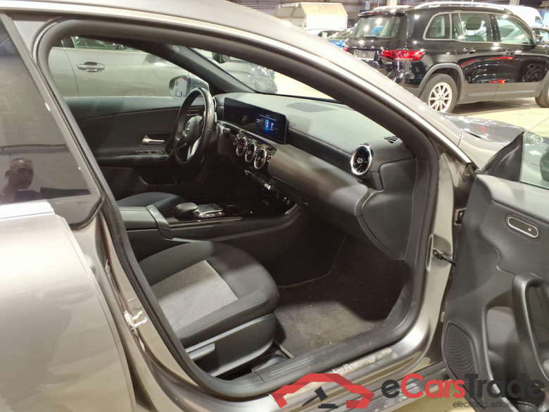 MERCEDES-BENZ CLA - Klasse 2.0 CLA 180 D BUSINESS SOLUTION DCT #3