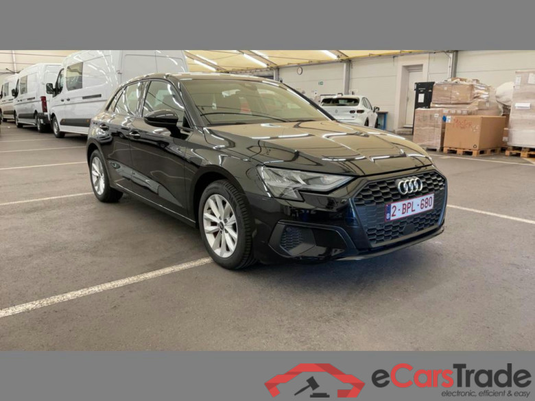 AUDI A3 Sportback 30 TFSI Attraction #2