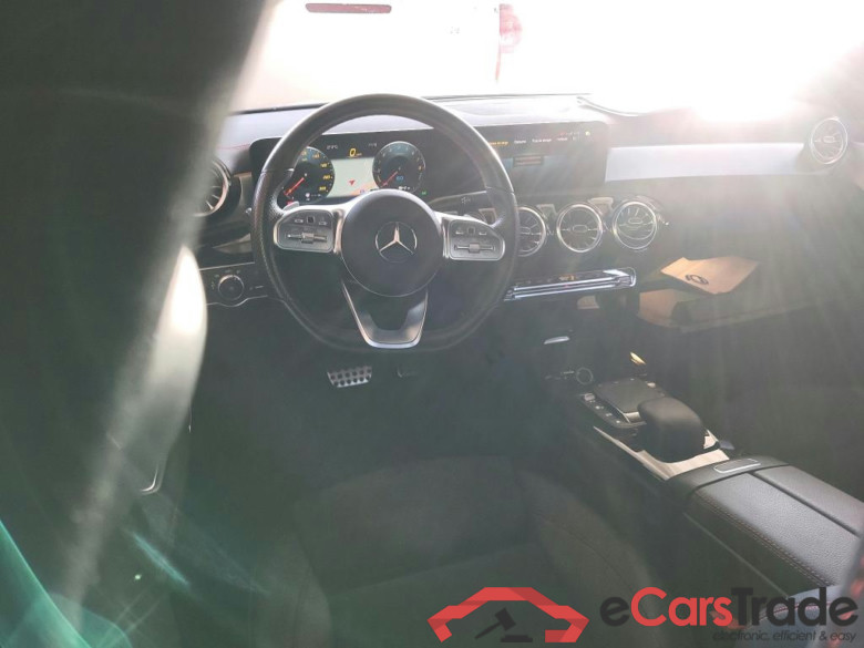 MERCEDES-BENZ CLA / 2019 / 4P / coupé CLA 250 e #3