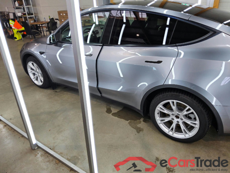 TESLA Model Y Long Range Dual Motor AWD 5d 378kW #4
