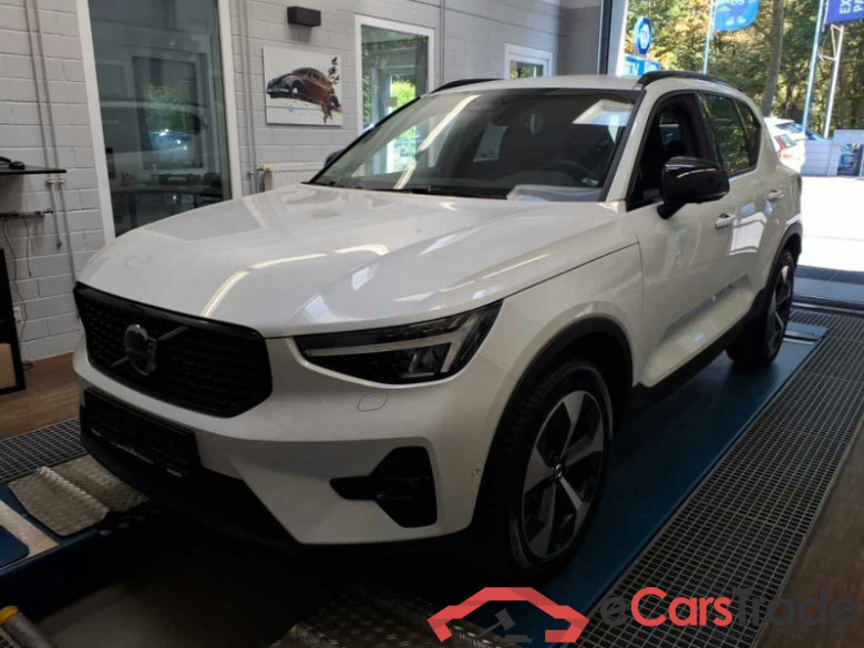Volvo XC40 (2017->) DE - SUV5 B4 2WD EU6d, Plus Dark, (Facelift) 2022 - 2024