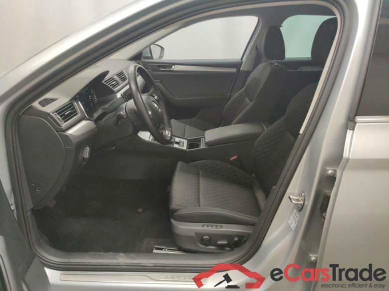 Skoda Superb Combi 1.5 TSI ACT 110kW Clever 5d #3