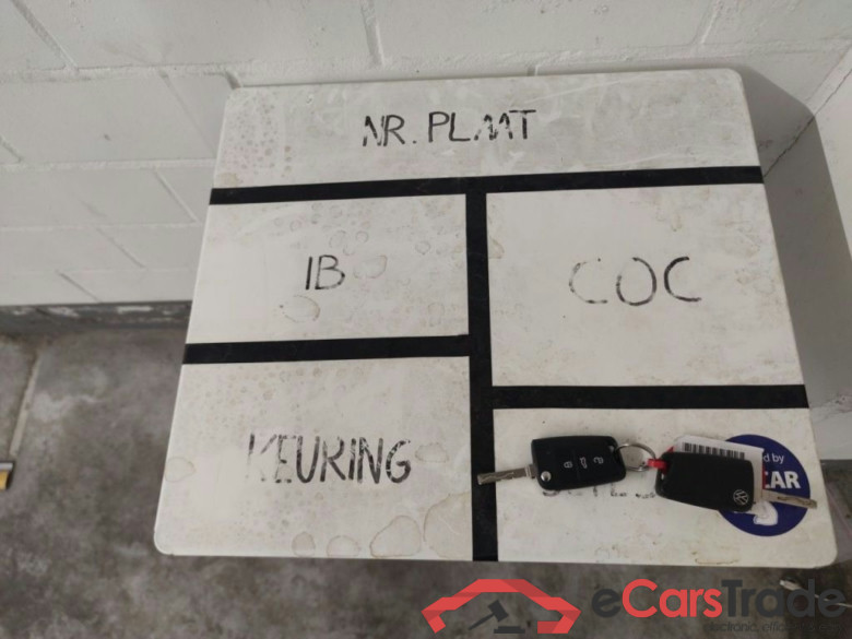 VOLKSWAGEN TIGUAN DIESEL - 2021 2.0 TDI 150 SCR 4Motion Life BMT DSG 5d #4