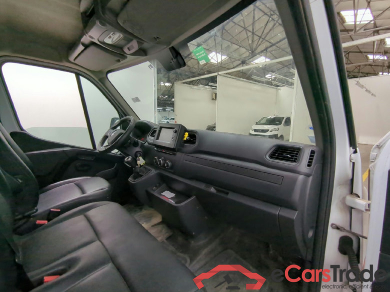 RENAULT Master / 2019 / 4P / Fourgon tôlé FG P GCF RJ3500 L3H2 Energy dCi 145 #4