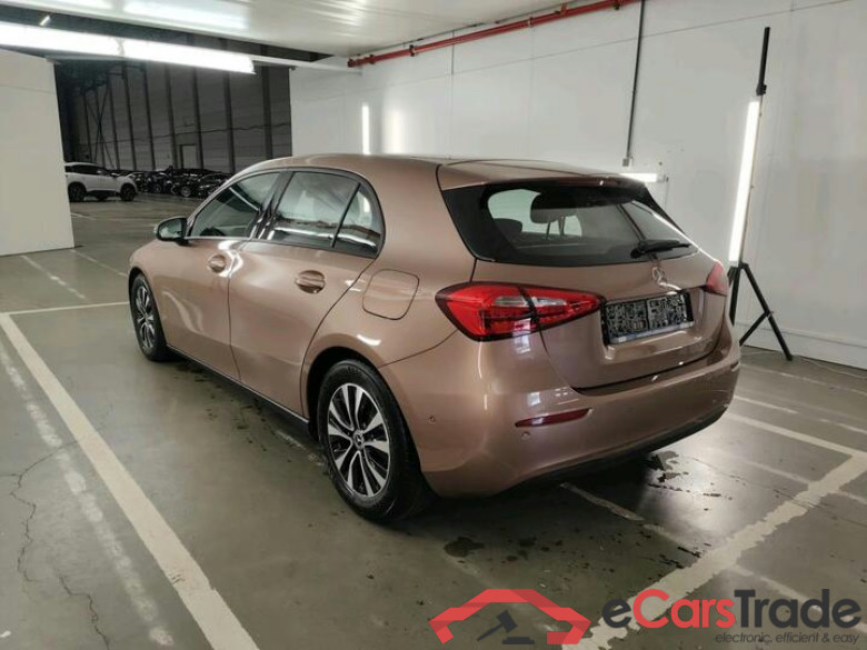 Mercedes A-Klasse Classe A A 180 Business Solution Essential 100kW/136pk  5D/P Man-6 #3