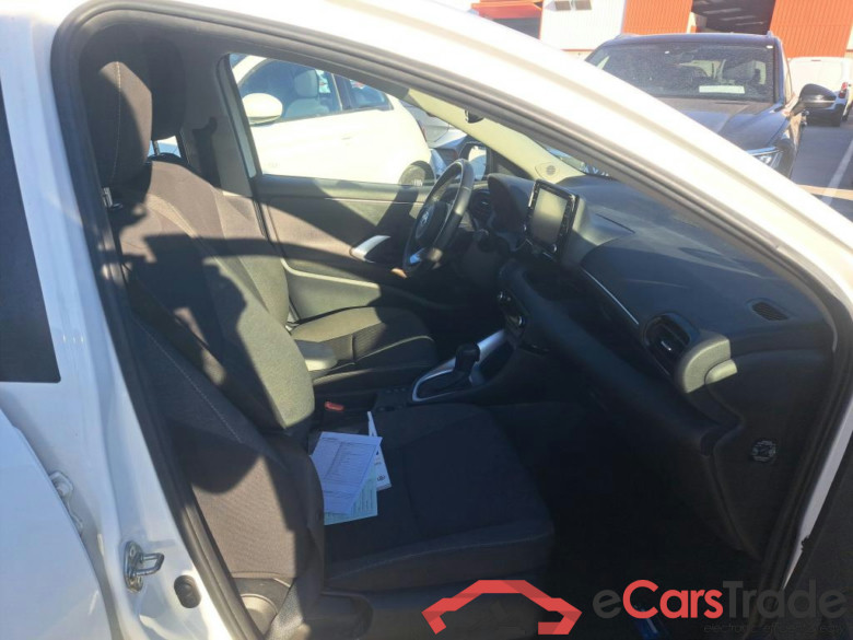 TOYOTA Yaris / 2020 / 5P / berlina con portón 1.5 120H Active Tech #6