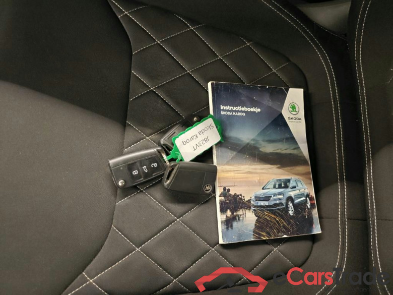 Skoda Karoq 1.5 TSI ACT Greentech Sportline Business 5d #4