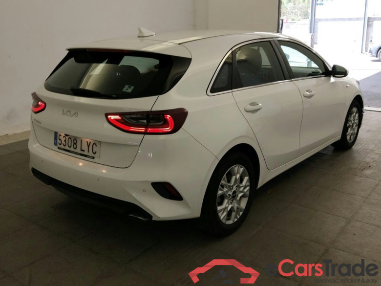 KIA Ceed / 2021 / 5P / berlina con portón 1.0 T-GDi 88kW (120CV) Drive #2