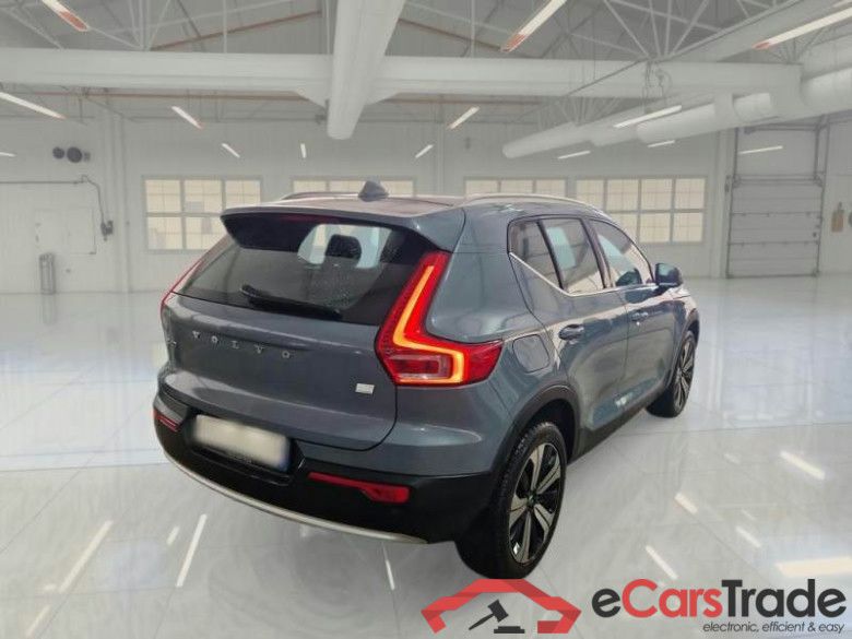 VOLVO XC40 / 2021 / 5P / SUV T5 RECHARGE PLUG-IN AUTO PLUS BRIGHT #2