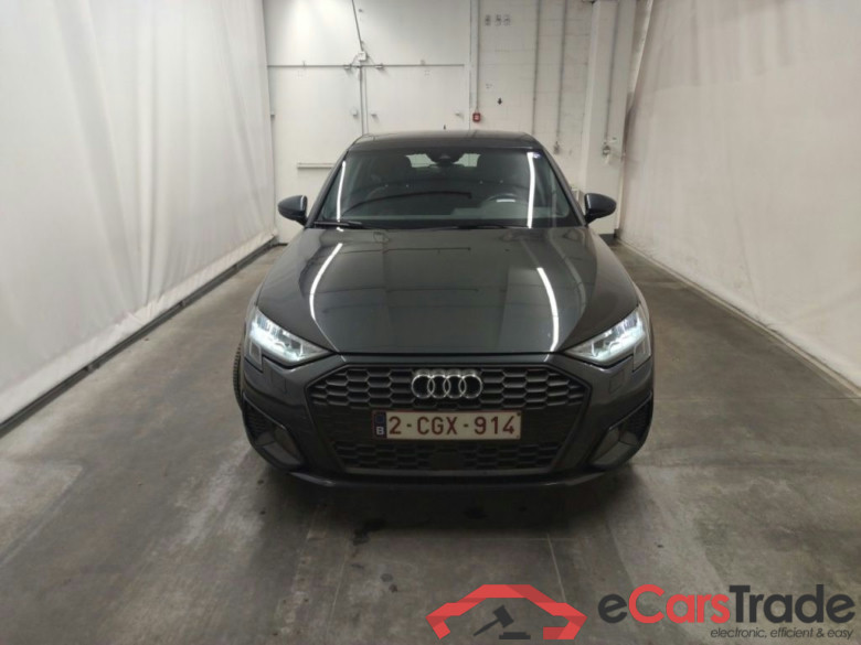 Audi A3 Sportback 2.0 30 TDi 85kW Attraction 5d #5
