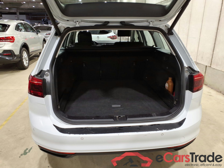 VOLKSWAGEN PASSAT VARIANT 2.0 TDI 90KW MSQ VARIANT STYLE BUSINESS #3