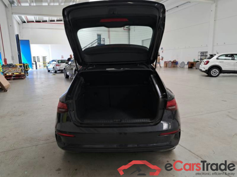 AUDI A3 / 2020 / 5P / BERLINA 40 TFSI E S TRONIC BUSINESS S.BACK #5