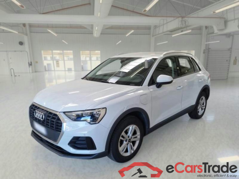 AUDI Q3 1.4 45 TFSIe Plug-In Hybrid Aut. LED Virtual Navi Camera Klima PDC ...