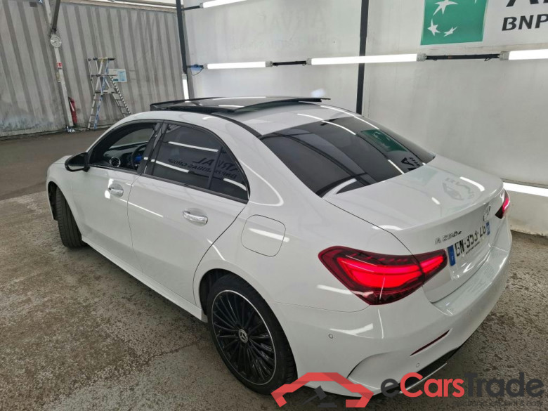 MERCEDES-BENZ Classe A Berline / 2022 / 4P / Berline A 250 e AMG Line 7G-DCT #2