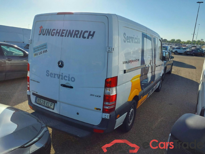 MERCEDES-BENZ Sprinter / 2013 / 4P / furgón 311 CDI MEDIO 3.5T T. ALTO #2
