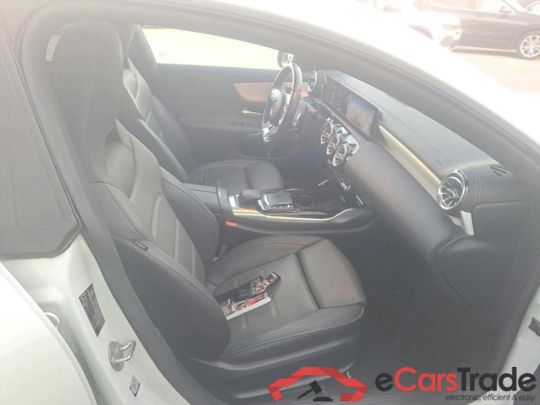 MERCEDES-BENZ CLA coupé AMG 35 4Matic+ 14000€ Opcionales/Paq Premium plus/Cuero AMG/amortiguación ajust/Asientos Clim ... #6