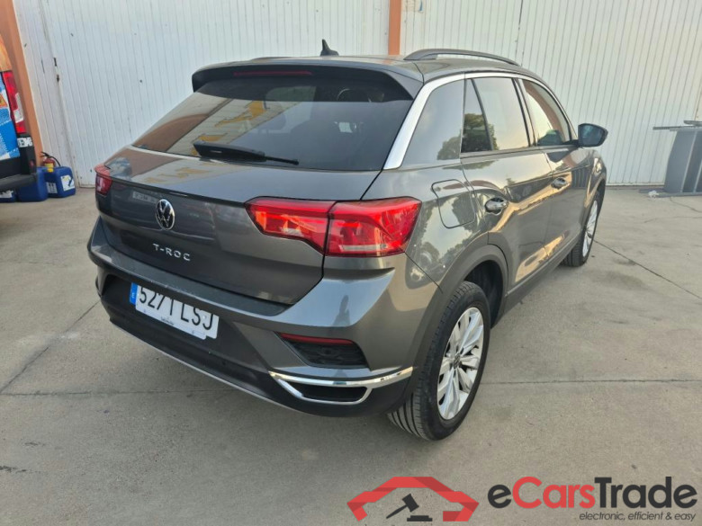 VOLKSWAGEN T-Roc / 2017 / 5P / todoterreno Advance 2.0 TDI 110kW (150CV) DSG (AC2) #2