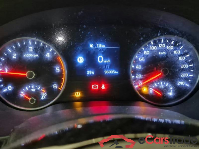 KIA SPORTAGE / 2018 / 5P / SUV 1.6 CRDI MHYB 100KW BUSINESS CLASS 2WD #4