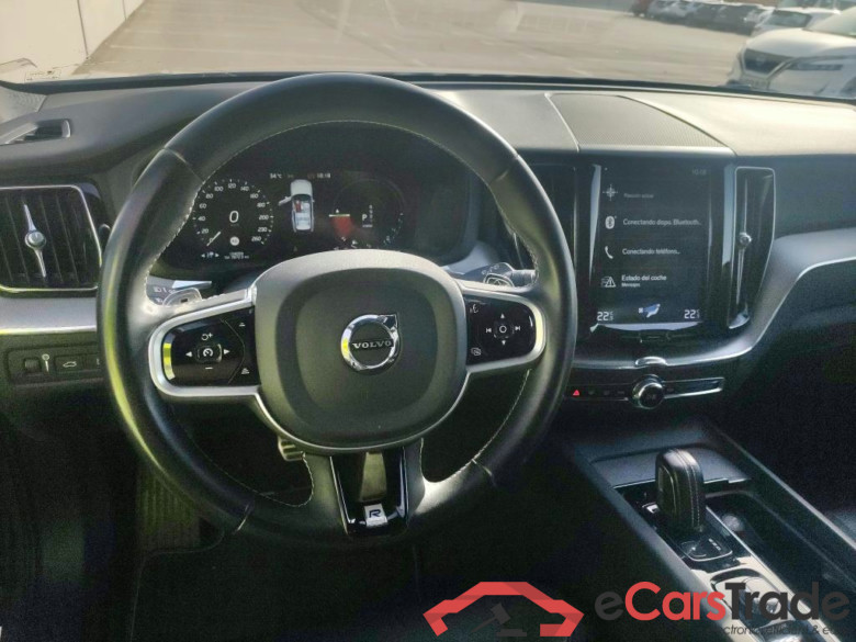 VOLVO XC60 / 2017 / 5P / todoterreno 2.0 T8 AWD R-Design Auto #3