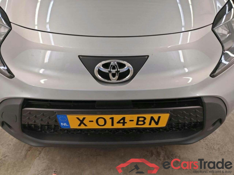 TOYOTA Aygo X 1.0 VVT-i MT Play #4