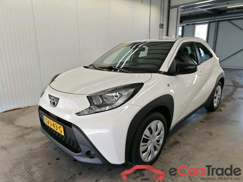 TOYOTA Aygo X 1.0 VVT-i MT Play #1