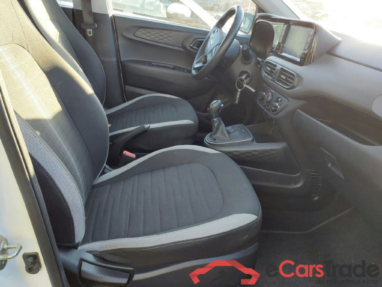 HYUNDAI i10 / 2020 / 5P / berlina con portón 1.0 Klass AT #6