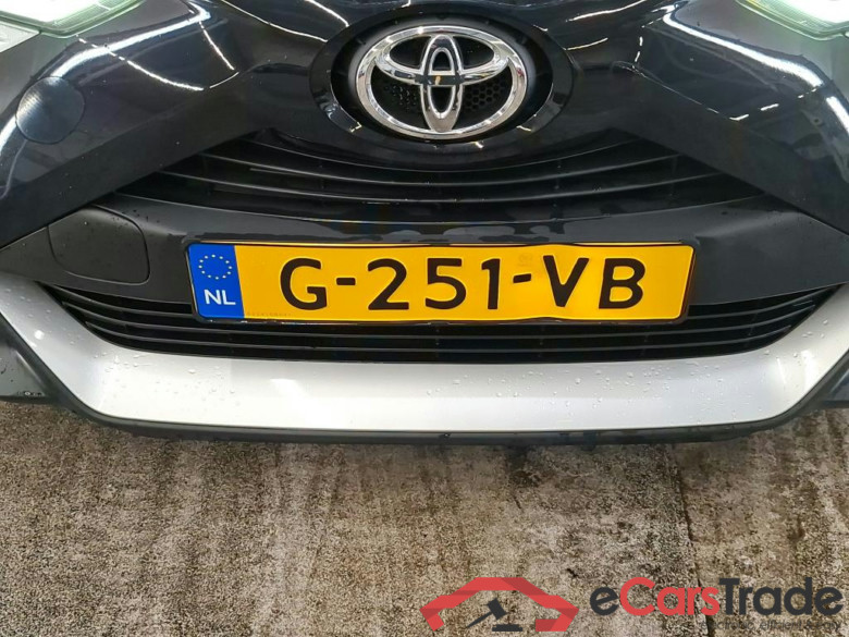 Toyota AYGO 1.0 VVT-i x-play 5d #5