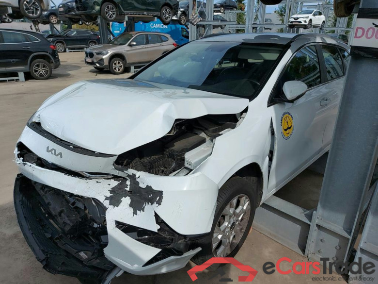 KIA - KIA CEE'D SPORTSWAGON CRDi 136PK   ***   TOTAL LOSS   ***   DCT Pack Travel #1
