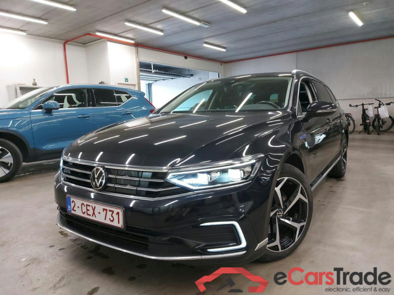 VOLKSWAGEN - VW  PASSAT VARIANT TSI 218PK DSG6 GTE Business Pack Adventure & Design&Comfort * HYBRID * #1