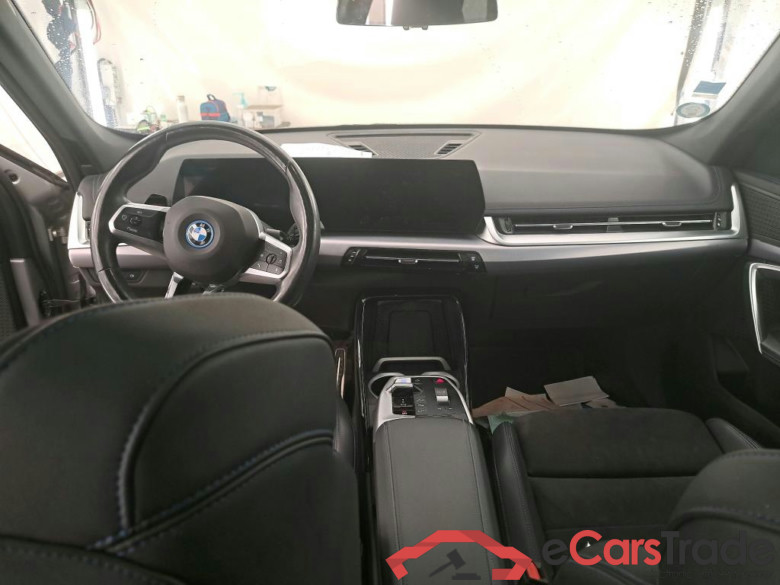 Série iX1 30 xDrive M Sport 64kWh BVA #6