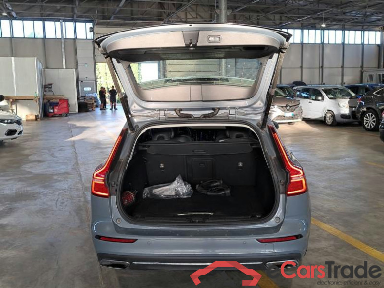 VOLVO V60 / 2019 / 5P / STATION WAGON T6 PLUG-IN AWD AUTOM.INSCR.EXPR. #5