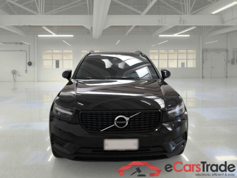 VOLVO XC40 / 2017 / 5P / SUV T5 Plug-in Hybrid auto Recharge R-Design #6