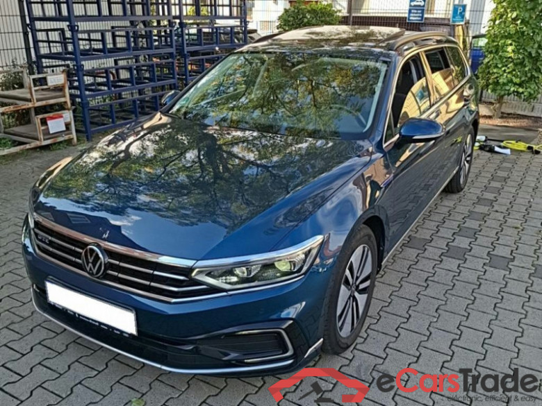 Volkswagen Passat  #1