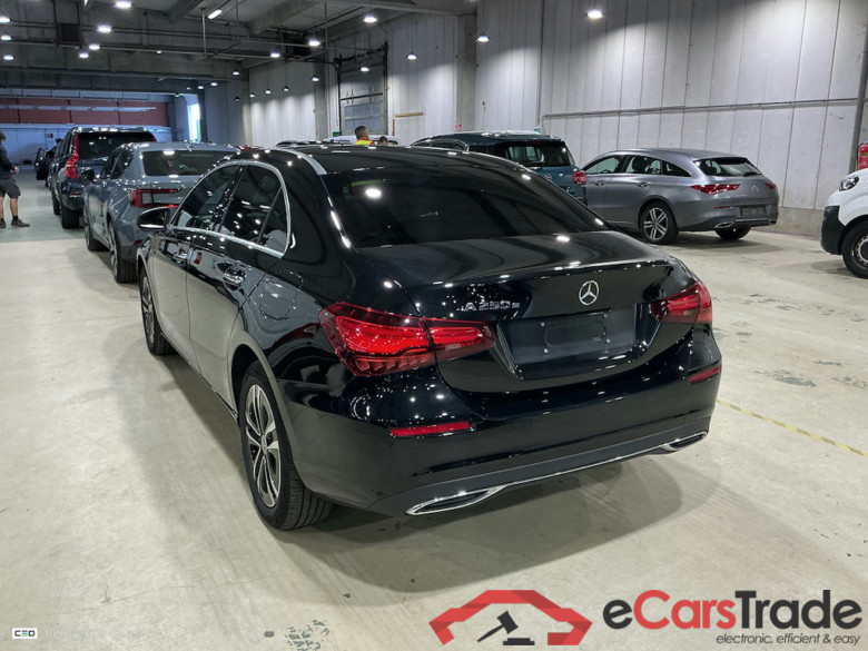 MERCEDES-BENZ A-CLASS LIMOUSINE 1.3 A 250 E BUSINESS SOLUTION DCT #3