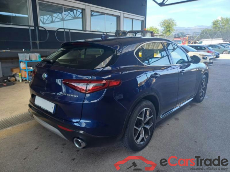 ALFA ROMEO STELVIO / 2017 / 5P / SUV 2.2 TURBO DIESEL 210CV TI AT8 Q4 #2