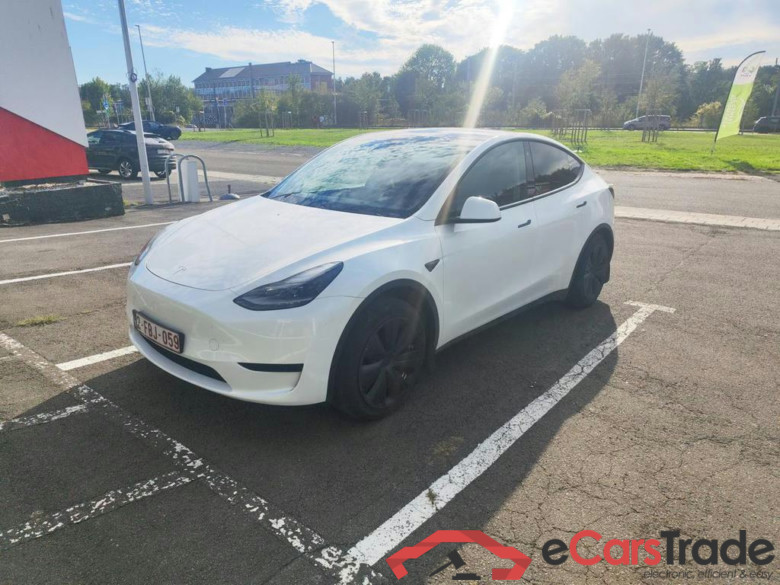 TESLA Model Y 62.8 kWh Standard Range RWD