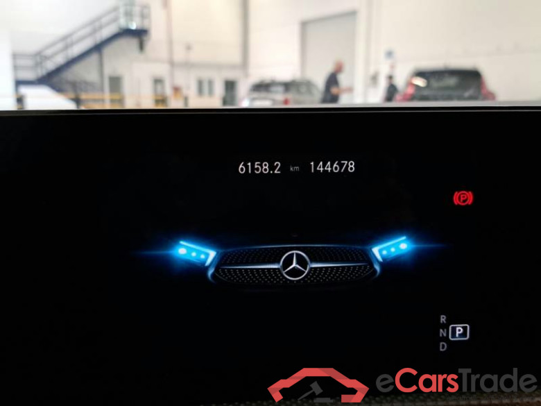MERCEDES-BENZ CLA SHOOTING BRAKE / 2019 / 5P / STATION WAGON CLA 200 D AUTOMATIC SPORT #4