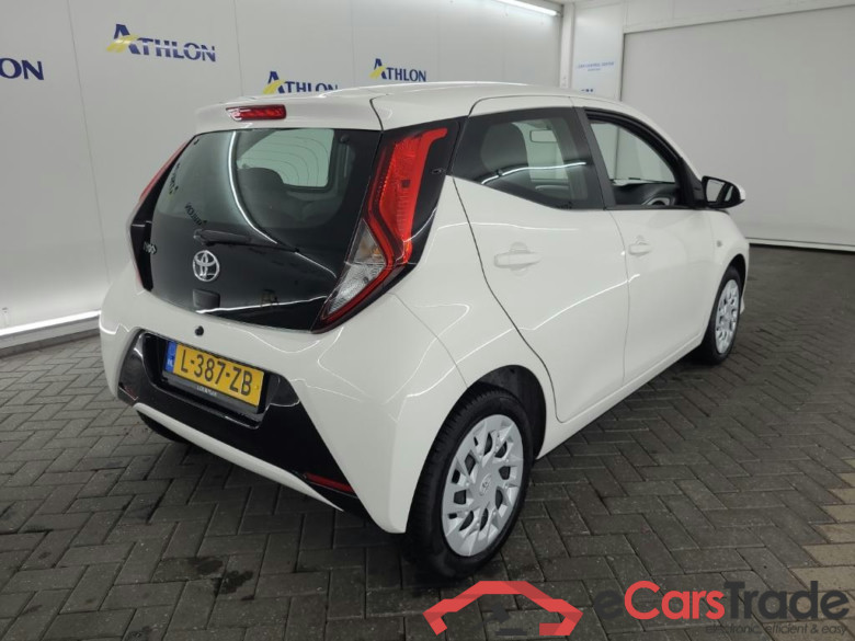 TOYOTA Aygo 1.0 VVT-i x-play 5D 53kW #3